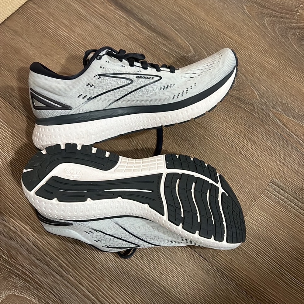 Brooks womens sneakers